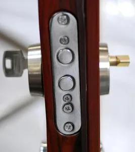 Deblocari usi Non Stop Bucuresti