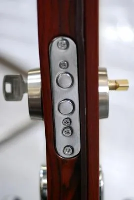 Deblocari usi Non Stop Bucuresti