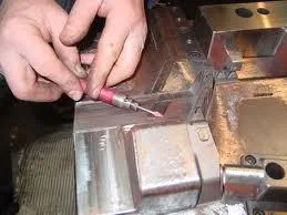 Deblocari usi Non Stop Bucuresti