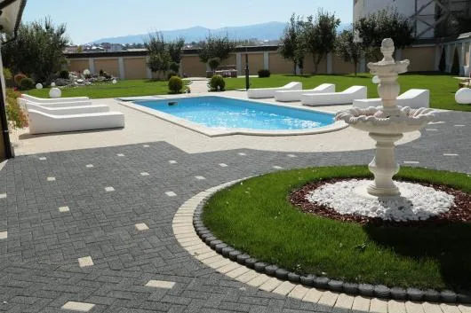 Producator piscine din fibra de sticla