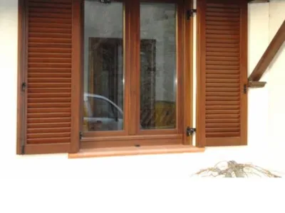 Producator de usi - ferestre si mobilier din lemn masiv - Reghin