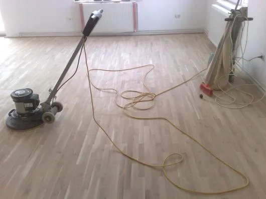 Montaj - raschetat parchet si tamplarie - Brasov