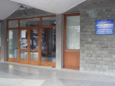 Case de vacanta - ferestre si usi din lemn - Bistrita Nasaud