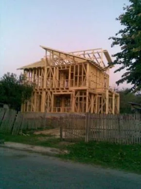 Constructii case pe structura de lemn Campulung - Arges