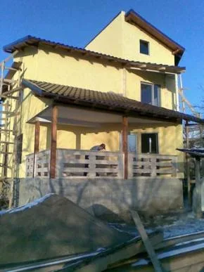 Constructii case pe structura de lemn Campulung - Arges