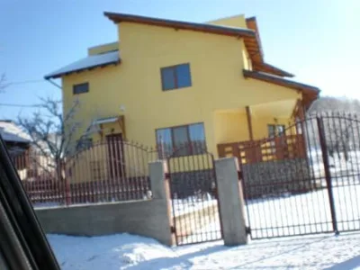 Constructii case pe structura de lemn Campulung - Arges