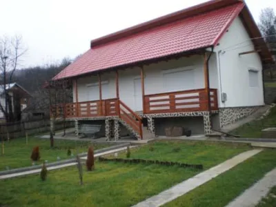 Constructii case pe structura de lemn Campulung - Arges