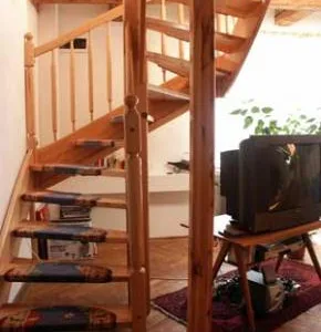 Scari de interior si balustrade din lemn masiv - Prejmer / Brasov