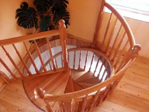 Scari de interior si balustrade din lemn masiv - Prejmer / Brasov