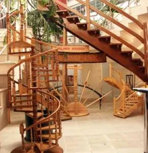 Scari de interior si balustrade din lemn masiv - Prejmer / Brasov