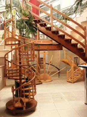 Scari de interior si balustrade din lemn masiv - Prejmer / Brasov