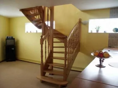 Scari de interior si balustrade din lemn masiv - Prejmer / Brasov