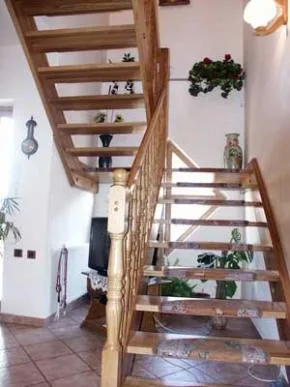 Scari de interior si balustrade din lemn masiv - Prejmer / Brasov