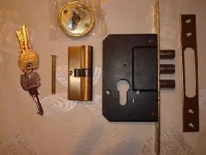 Distributie PAL - feronerie si accesorii mobilier - Bucuresti