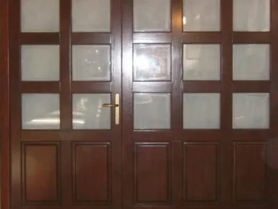 Producator de usi - ferestre si mobilier din lemn masiv - Reghin