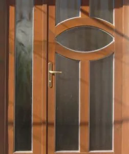 Producator de usi - ferestre si mobilier din lemn masiv - Reghin