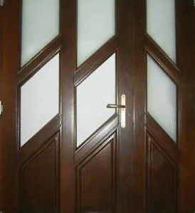 Producator de usi - ferestre si mobilier din lemn masiv - Reghin