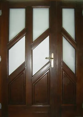 Producator de usi - ferestre si mobilier din lemn masiv - Reghin