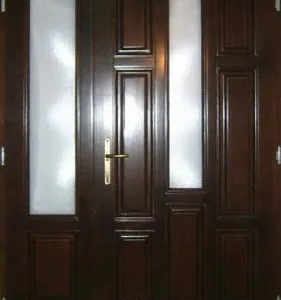 Producator de usi - ferestre si mobilier din lemn masiv - Reghin