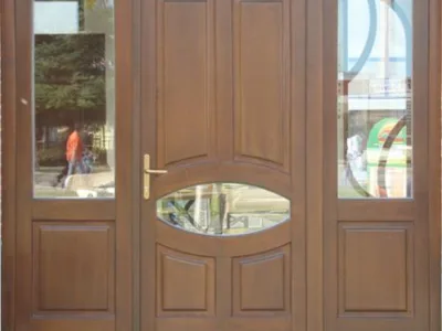 Producator de usi - ferestre si mobilier din lemn masiv - Reghin