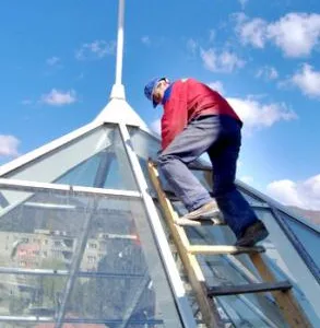 Sisteme de ferestre si usi cu geam termopan - Petrosani / Hunedoara