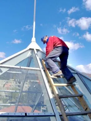 Sisteme de ferestre si usi cu geam termopan - Petrosani / Hunedoara