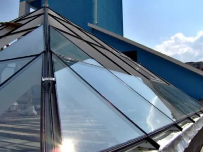 Sisteme de ferestre si usi cu geam termopan - Petrosani / Hunedoara