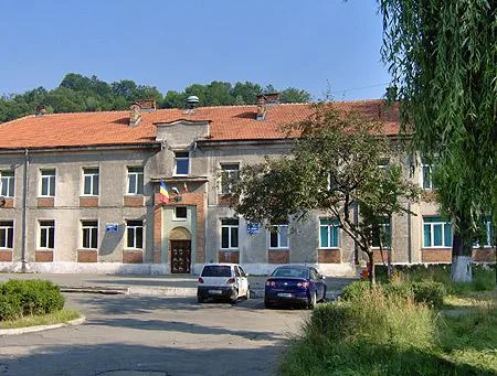 Sisteme de ferestre si usi cu geam termopan - Petrosani / Hunedoara