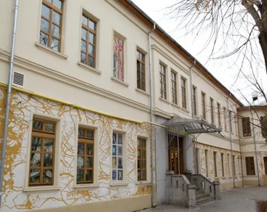 Ferestre si usi din lemn stratificat - Afumati / Ilfov