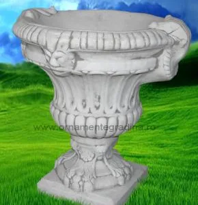 Piatra Neamt - Ornamente de gradina si decoratiuni arhitecturale