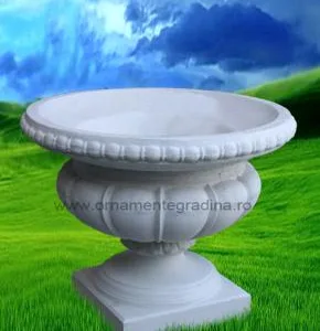 Piatra Neamt - Ornamente de gradina si decoratiuni arhitecturale