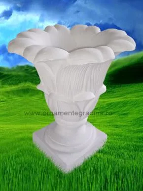 Piatra Neamt - Ornamente de gradina si decoratiuni arhitecturale