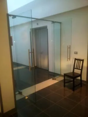 Pereti - usi - balustrade - placari si pardoseli din sticla - Jilava / Ilfov