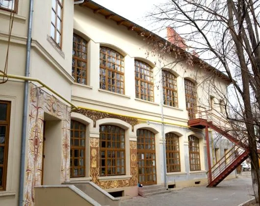 Ferestre si usi din lemn stratificat - Afumati / Ilfov