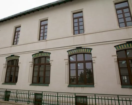 Ferestre si usi din lemn stratificat - Afumati / Ilfov