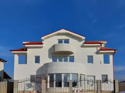 Vilă mare individuală 7 camere proprietar