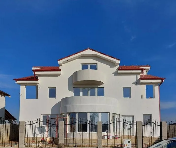 Vilă mare individuală 7 camere proprietar