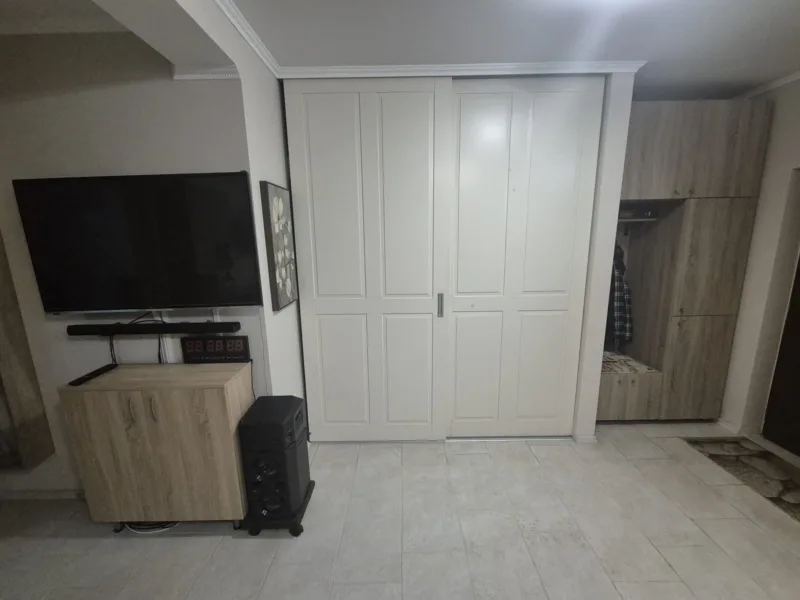 Proprietar Vand apartament 2 camere str. Lacului Floresti cu parcare