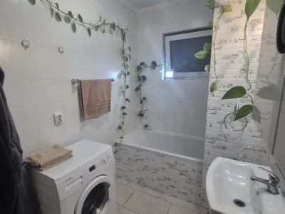 Proprietar Vand apartament 2 camere str. Lacului Floresti cu parcare