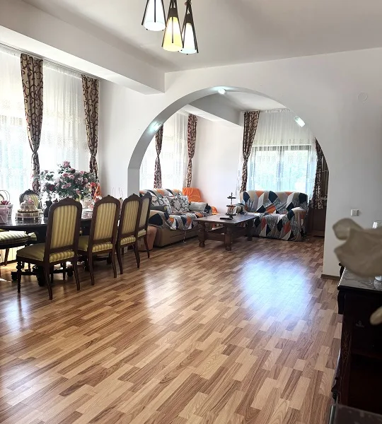 Casă de poveste cu 7 camere, 5 terase si vedere panoramica