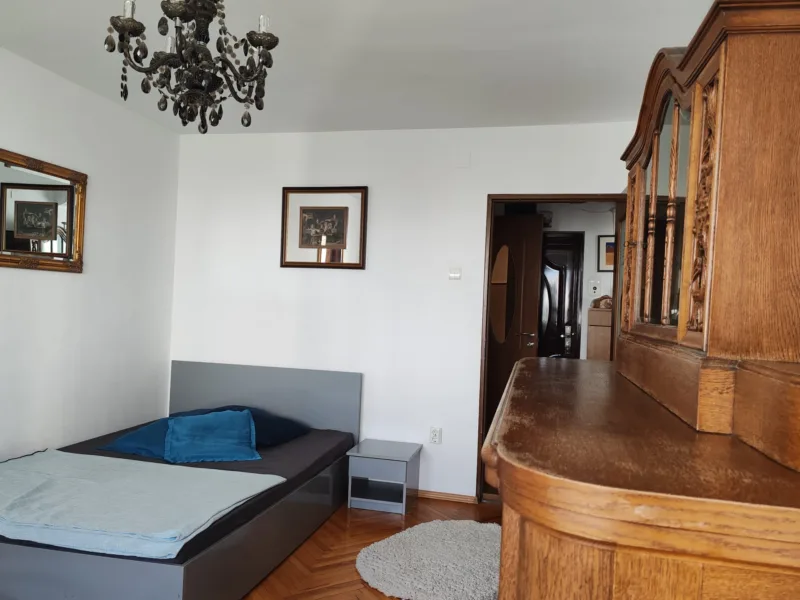 Apartament 3 camere de inchiriat