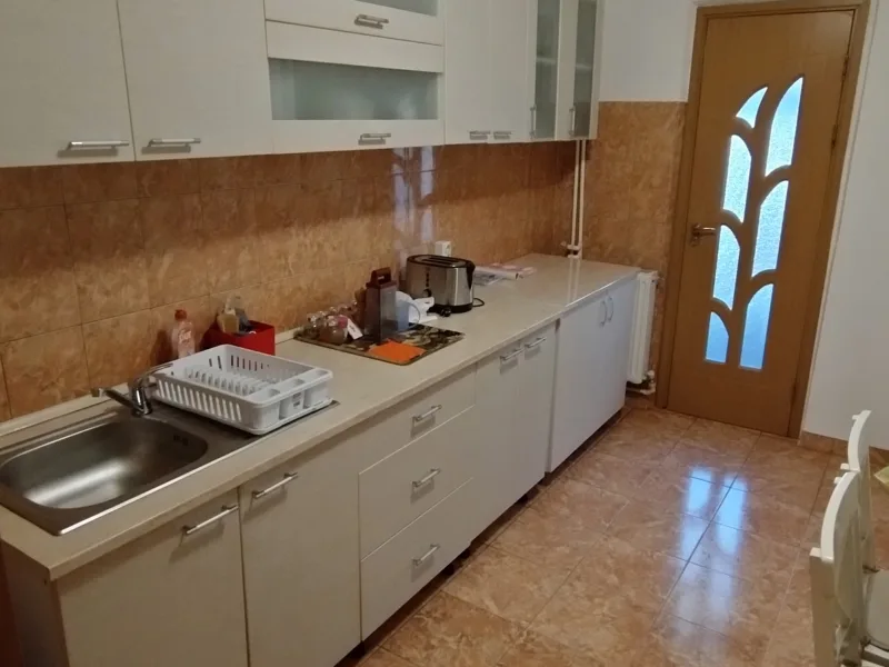 Apartament 2 camere cu centrala pe gaz - mobilat si utilat