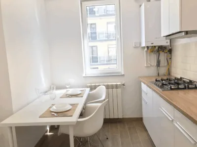 Apartament 2 camere, vedere la mare, 100 metri de plaja