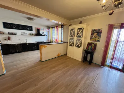 Vand vila Prelungirea Ghencea,curte,parcare-proprietar