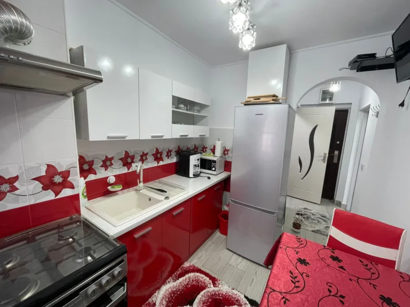 Vand apartament complet mobilat si utilat