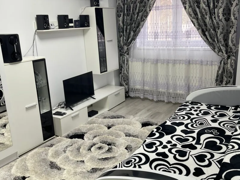 Vand apartament complet mobilat si utilat