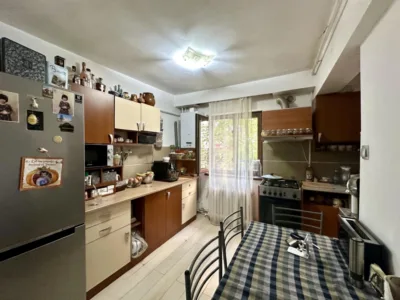 Vand Apartament 3 camere