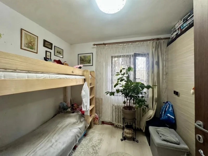 Vand Apartament 3 camere