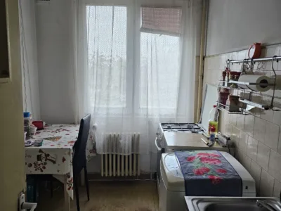 Proprietar, 3 Camere, 1 Minut Metrou 1 Mai, Bloc Reabilitat