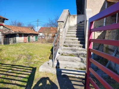 Casa cu curte Petrosani - oportunitate locuit sau investitie